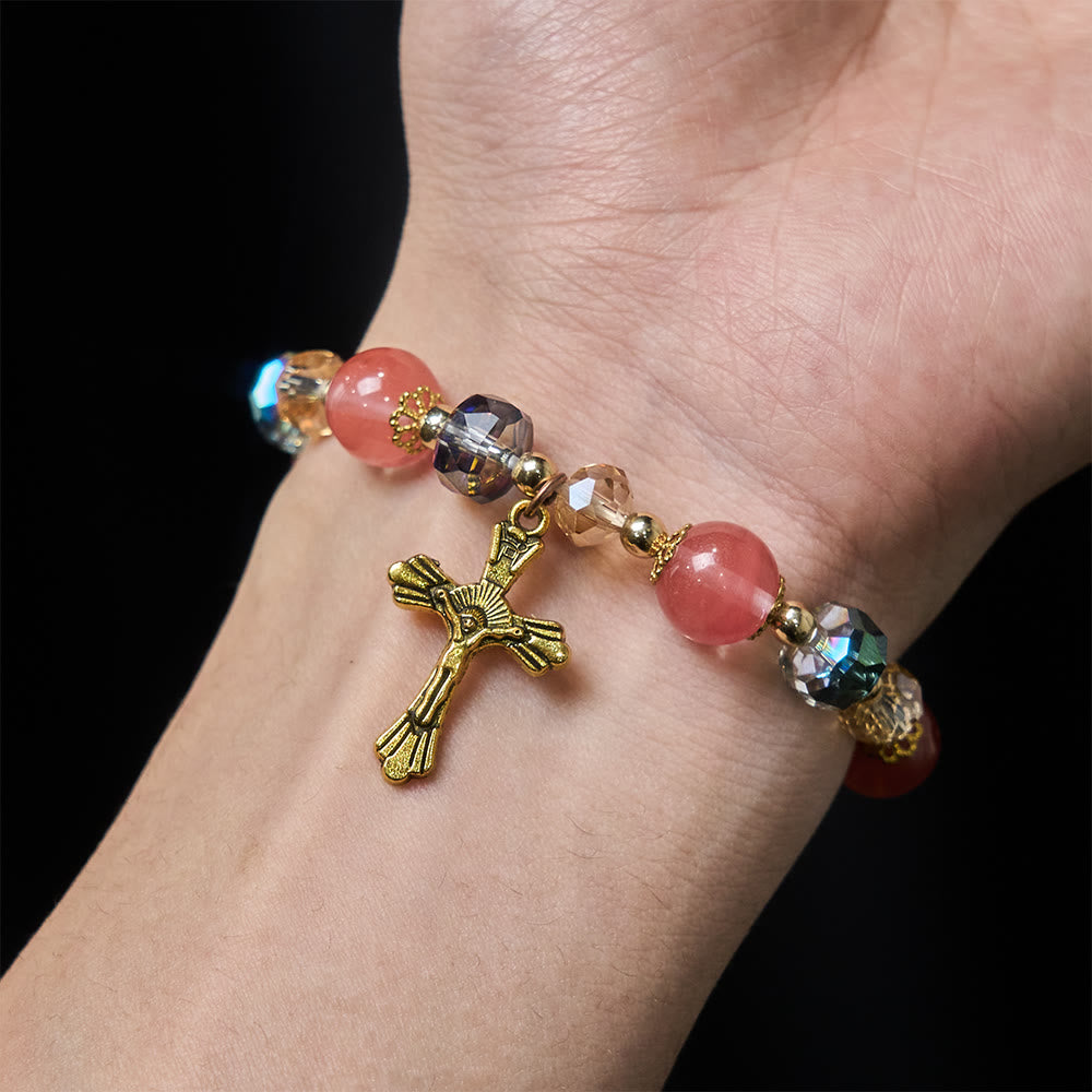 Christianartworkshop Bracelet en cristal rose et perles à facettes multiples avec crucifix doré : une foi éclatante pour un style quotidien - image 1