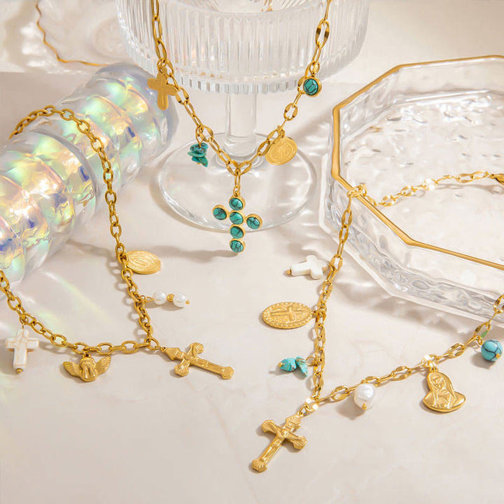 Christianartworkshop Collier croix et médaille à trois styles : un geste de dévotion délicat au quotidien - image 2