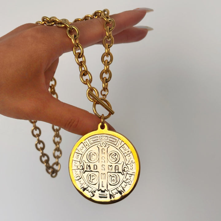 Christianartworkshop Collier médaille Saint Benoît à deux styles : une dévotion inébranlable au quotidien - image 4