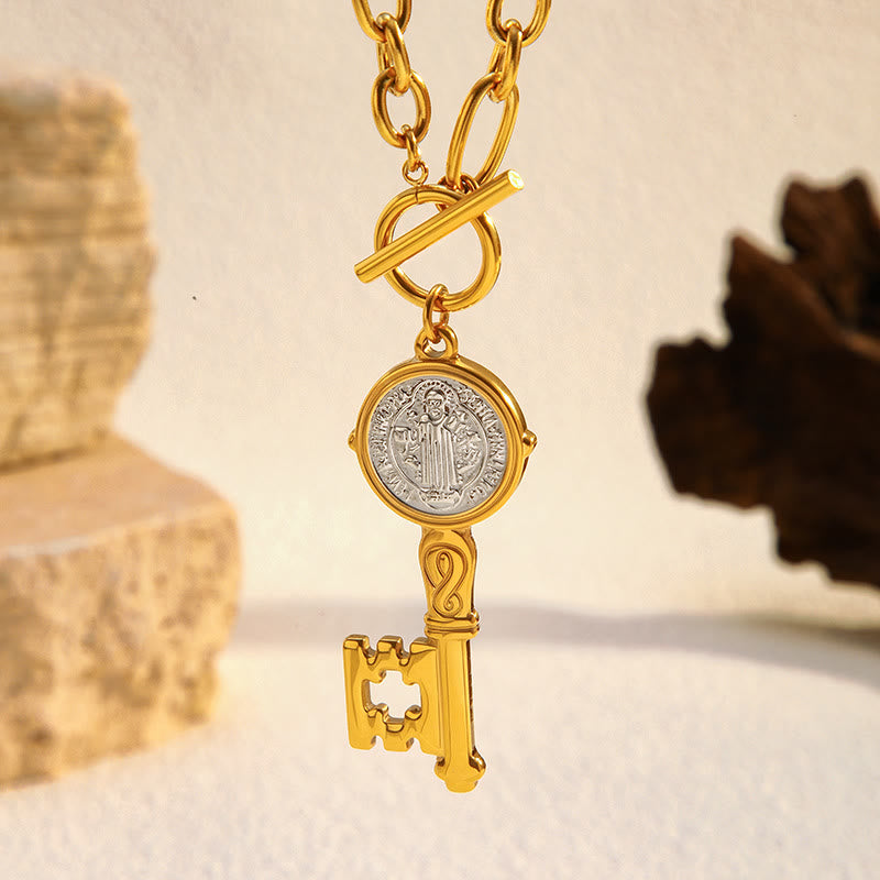Christianartworkshop Collier médaille Saint Benoît à deux styles : une dévotion inébranlable au quotidien - Clé de Saint Benoît - image 0