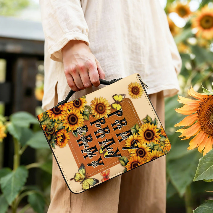 Christianartworkshop Couverture de la Bible Tournesol « Priez à travers tout cela » : Une foi persévérante en sa Parole - image 3