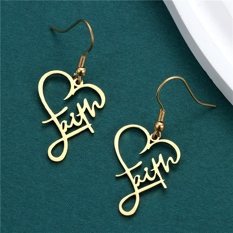 Boucles d'oreilles Croix et Grâce de Christianartworkshop : Une foi délicate à porter au quotidien - Foi du cœur - Doré - image 15