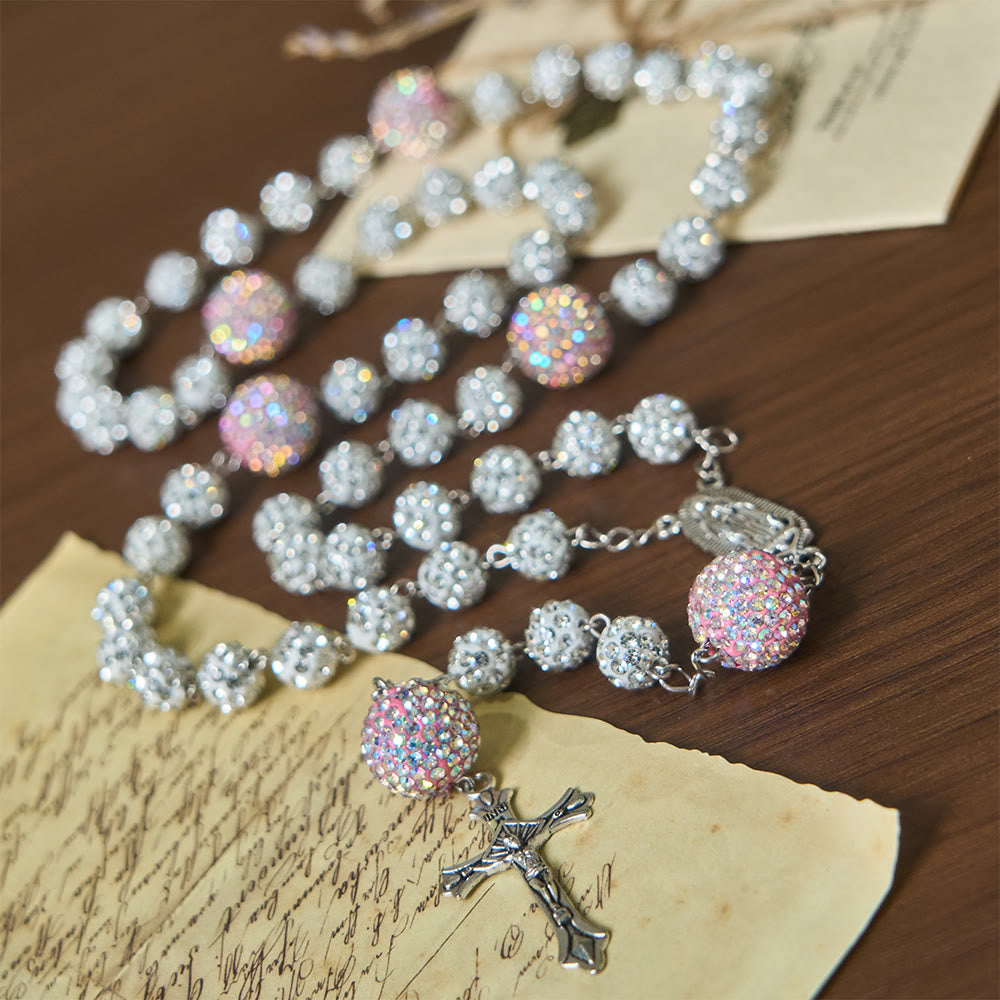 Christianartworkshop Chapelet de perles scintillantes avec Notre-Dame et crucifix : un rappel paisible de grâce et de dévotion - image 2
