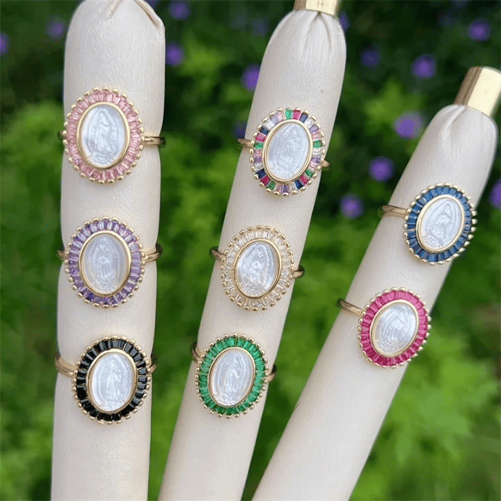 Christianartworkshop Bague Notre-Dame en zircon multicolore : une grâce apaisante pour les journées chargées - image 0