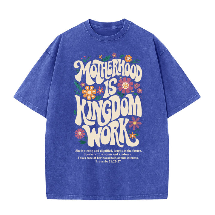 T-shirt unisexe délavé « La maternité est un royaume » de Christianartworkshop - Bleu - 4XL - image 9