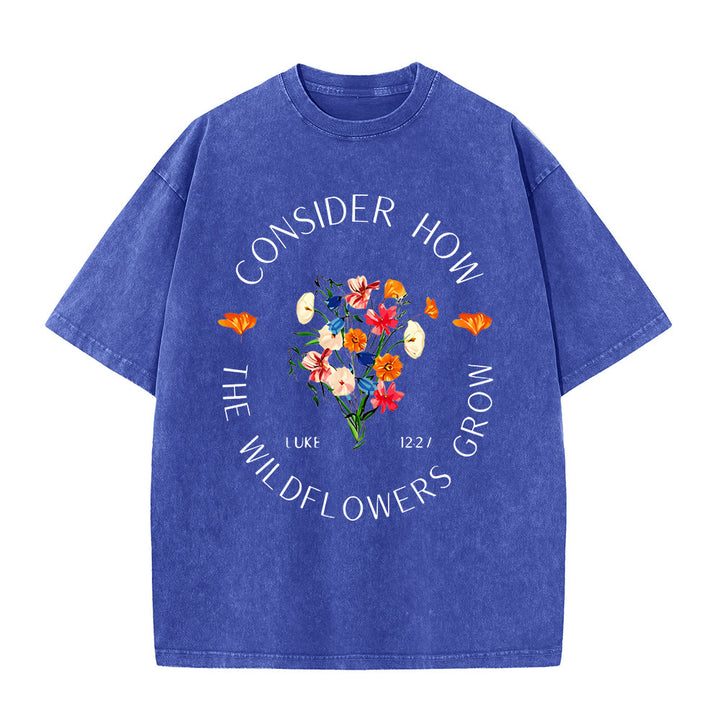 T-shirt unisexe délavé « Considérez comment poussent les fleurs sauvages » de Christianartworkshop - Bleu - 5XL - image 3