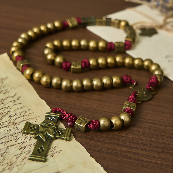 Christianartworkshop Chapelet Saint Benoît Bronze Rouge Grace & Year : Perles commémoratives 2026 avec initiales personnalisées - image 5