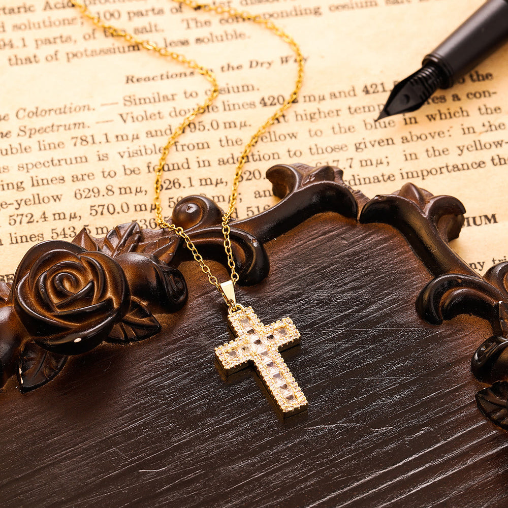 Christianartworkshop Collier pendentif croix en zircon étincelant : Un symbole de foi au quotidien - Doré - image 1
