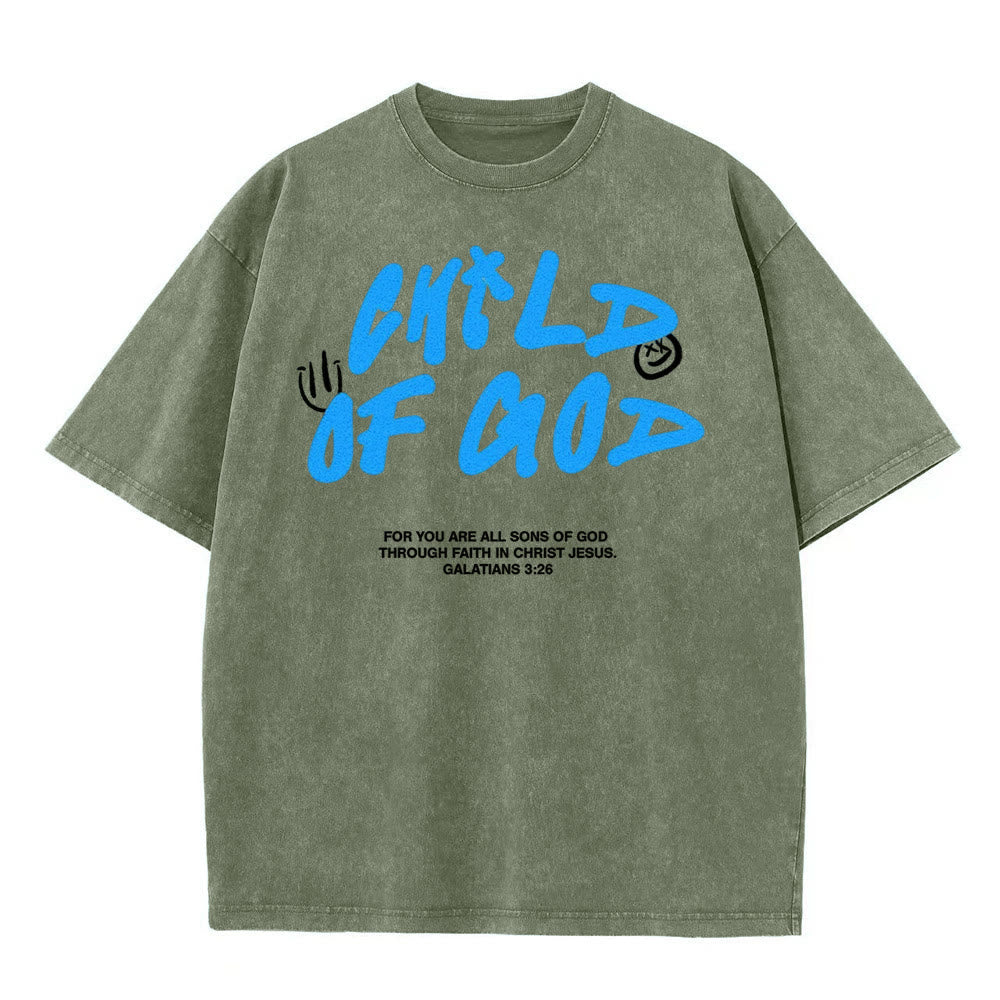 T-shirt unisexe délavé « Enfant de Dieu » style graffiti vibrant de Christianartworkshop - Vert armée - 5XL - image 1