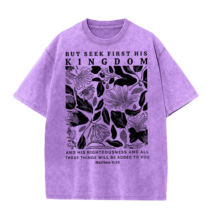 T-shirt unisexe délavé « Mais cherchez d’abord son royaume » de Christianartworkshop - Violet - 5XL - image 9