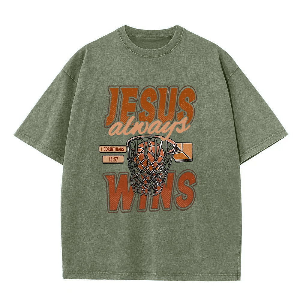T-shirt unisexe délavé Christianartworkshop « Jésus gagne toujours » avec motif de basketball - Vert armée - 5XL - image 6