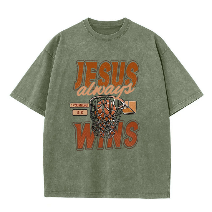 T-shirt unisexe délavé Christianartworkshop « Jésus gagne toujours » avec motif de basketball - Vert armée - 5XL - image 6