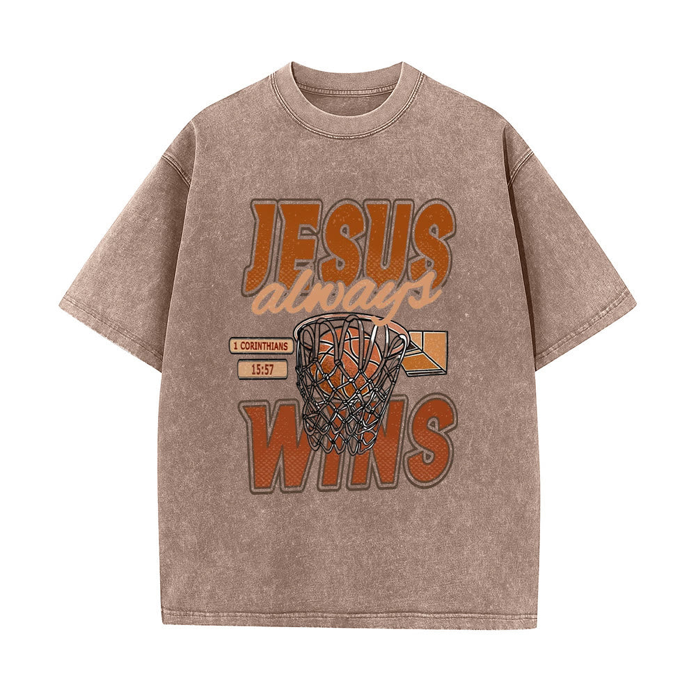 T-shirt unisexe délavé Christianartworkshop « Jésus gagne toujours » avec motif de basketball - Café - 5XL - image 1