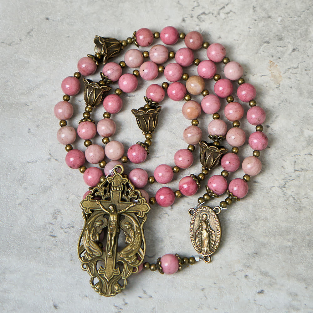 Christianartworkshop Chapelet tulipe en bois de rose et bronze : Grâce inébranlable dans la prière - Rose - image 0
