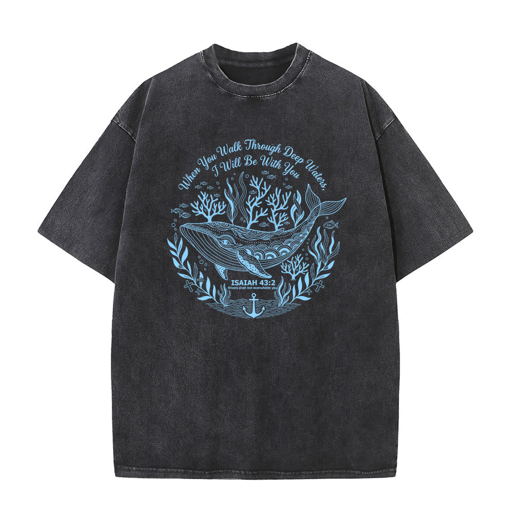 T-shirt unisexe délavé Christianartworkshop, motif baleine et océan, Isaïe 43:2 - Noir - 5XL - image 4