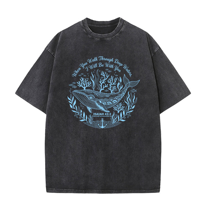 T-shirt unisexe délavé Christianartworkshop, motif baleine et océan, Isaïe 43:2 - Noir - 5XL - image 4