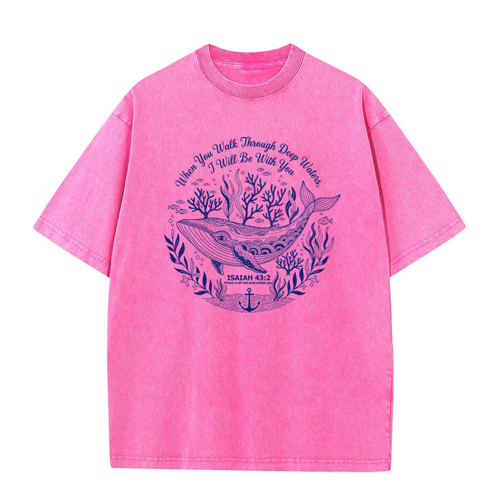 T-shirt unisexe délavé Christianartworkshop, motif baleine et océan, Isaïe 43:2 - Rose - 5XL - image 0