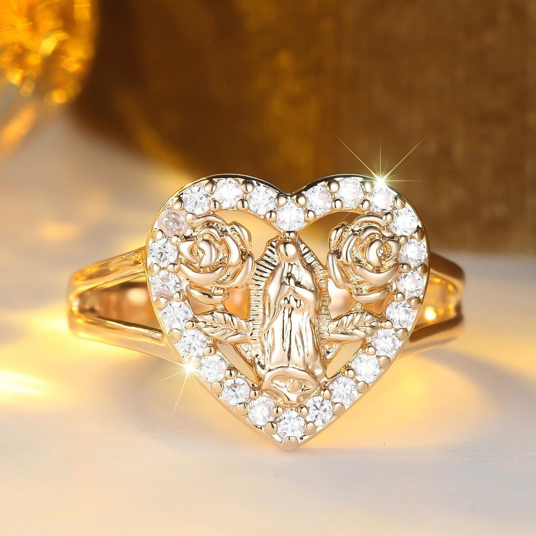 Bague en forme de cœur ornée d'un motif de Notre-Dame et de roses, signée Christianartworkshop : Portez sa protection au quotidien. - image 3