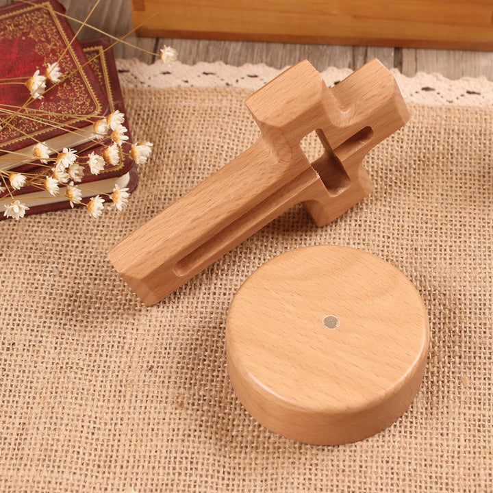 Christianartworkshop Croix décorative de bureau en bois avec base ronde/florale : incarnez sa paix intérieure au travail - image 1