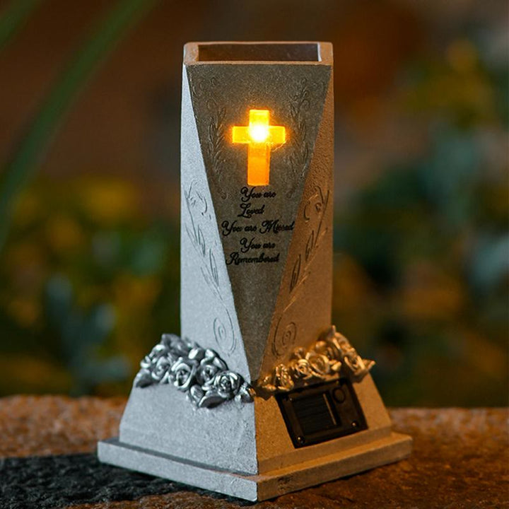 Christianartworkshop Ornement de vase funéraire en forme de croix à énergie solaire : Portez sa grâce dans les moments de tendresse - Lumière solaire - image 0