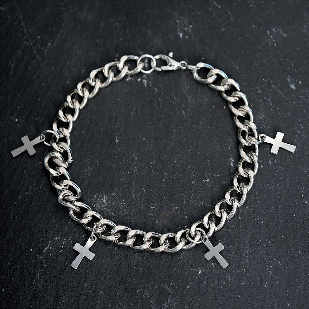 Bracelet à maillons gourmette Christianartworkshop avec breloques croix pendantes : Incarnez sa grâce audacieuse - image 4