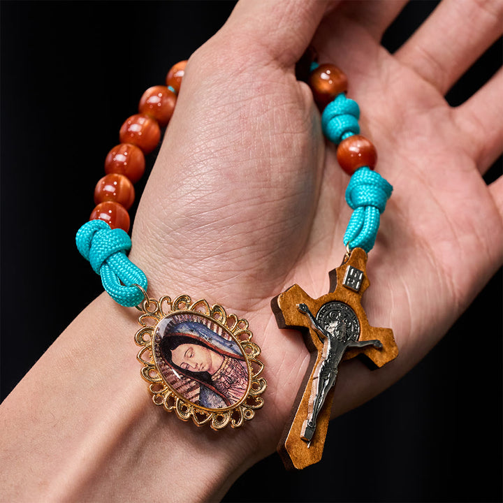 Christianartworkshop Chapelet de poche en paracorde turquoise éclatante et perles cramoisies, avec Notre-Dame et crucifix. - image 1