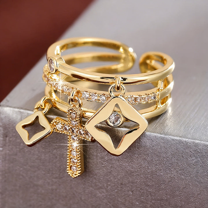 Bague à plusieurs rangs avec pendentif croix scintillante de Christianartworkshop : un rappel de sa paix paisible - image 7