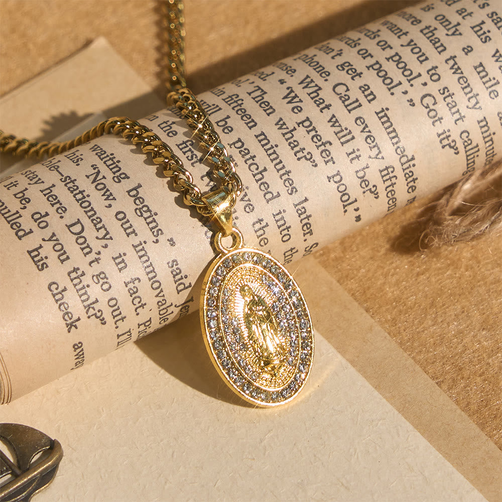 Christianartworkshop Collier pendentif médaillon ovale scintillant Notre-Dame : Incarnez sa tendre intercession - image 2