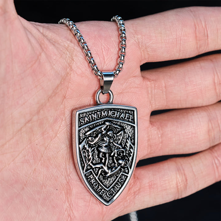 Christianartworkshop Collier pendentif bouclier de Saint Michel, protecteur : incarnez sa protection courageuse - image 1