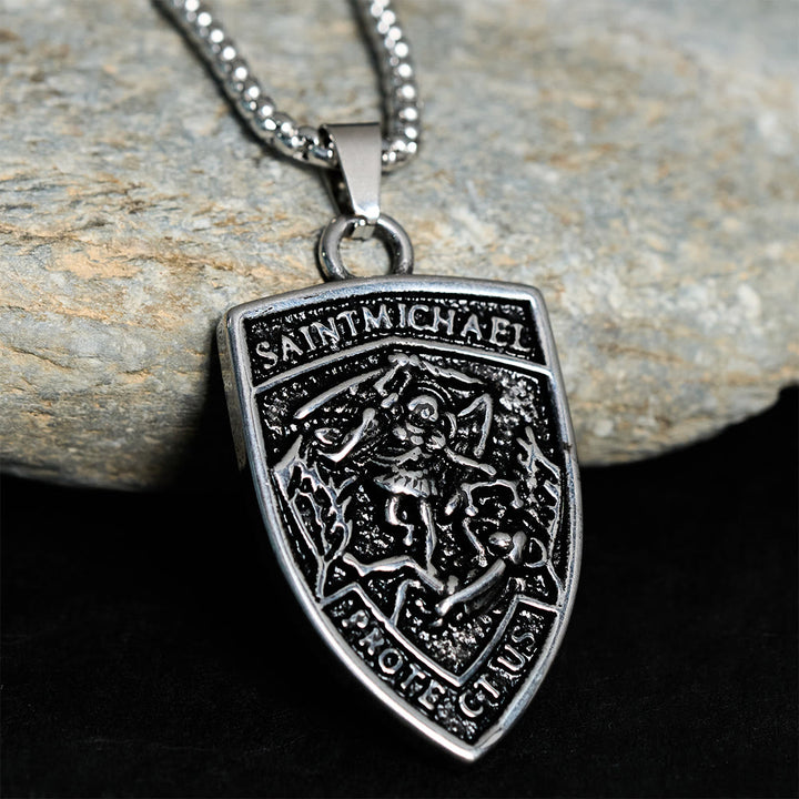 Christianartworkshop Collier pendentif bouclier de Saint Michel, protecteur : incarnez sa protection courageuse - Saint Michel - image 0