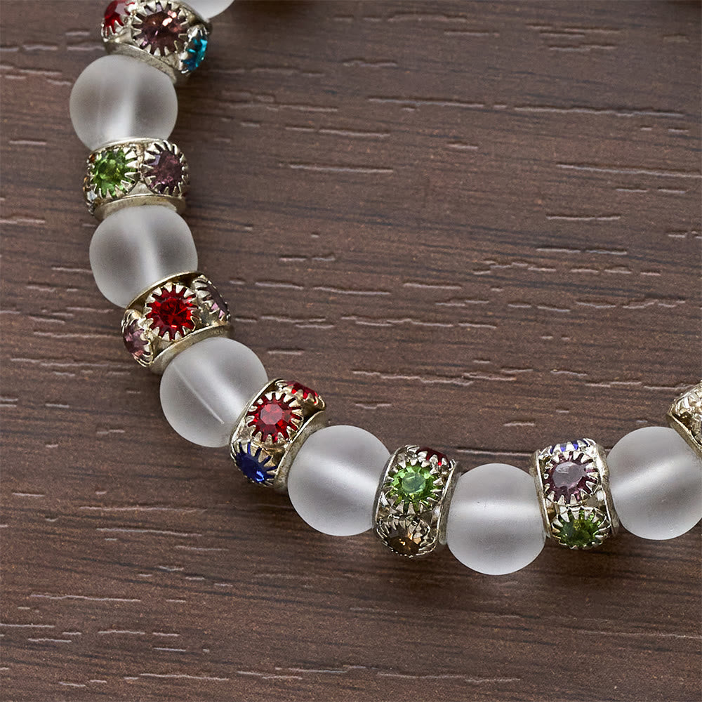 Christianartworkshop Bracelet croix en agate verte givrée et verre blanc : Douce foi dans une texture lumineuse - image 17