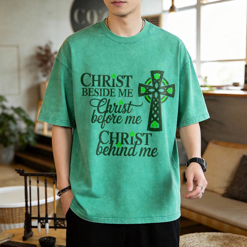 T-shirt unisexe délavé Christianartworkshop Christ Beside Me Celtic Cross : Portez sa présence éternelle - image 1