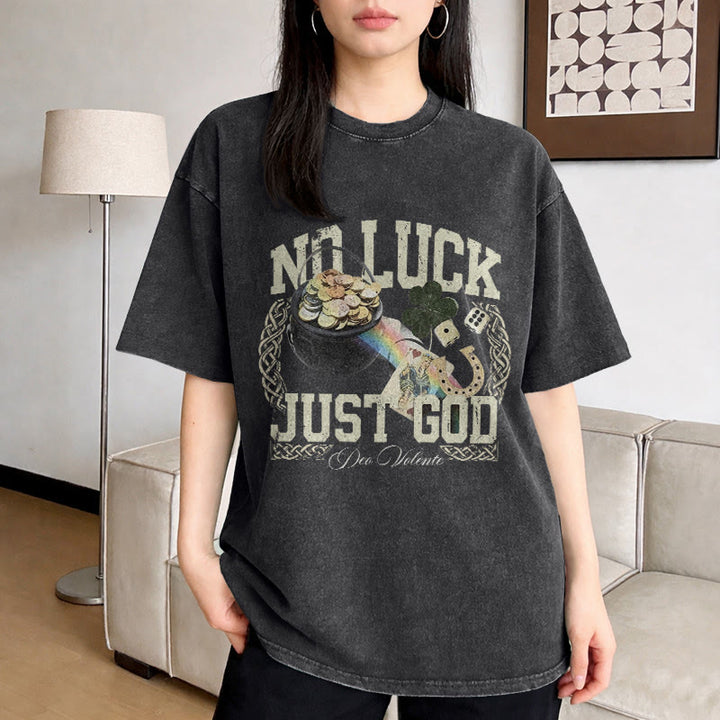 T-shirt unisexe délavé Christianartworkshop « Pas de chance, juste Dieu » pour la Saint-Patrick - image 1