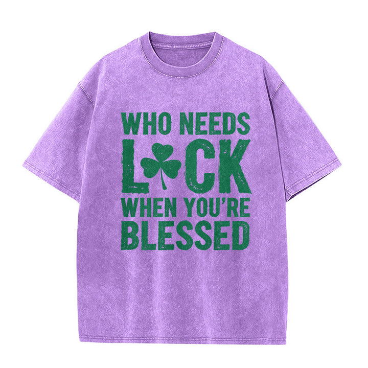 Christianartworkshop Qui a besoin de chance quand on est béni ? T-shirt unisexe délavé à motif trèfle - Violet - 5XL - image 10