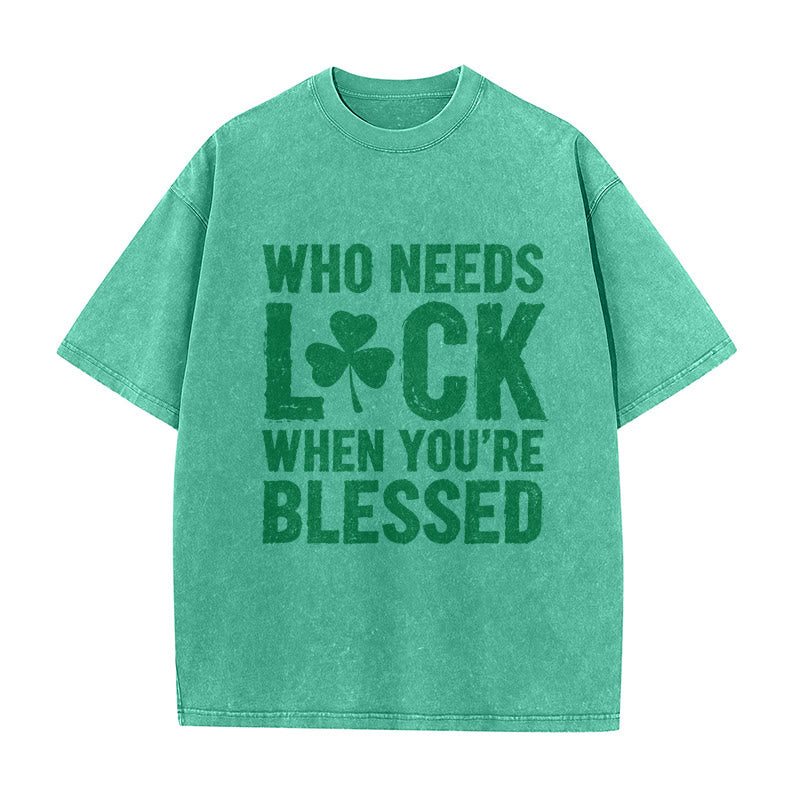 Christianartworkshop Qui a besoin de chance quand on est béni ? T-shirt unisexe délavé à motif trèfle - Vert - 5XL - image 4