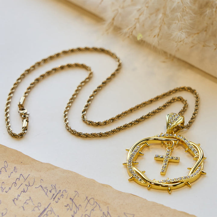 Pendentif Couronne d'épines et Croix de Christianartworkshop : Un rappel de foi et de grâce à porter au quotidien - image 8