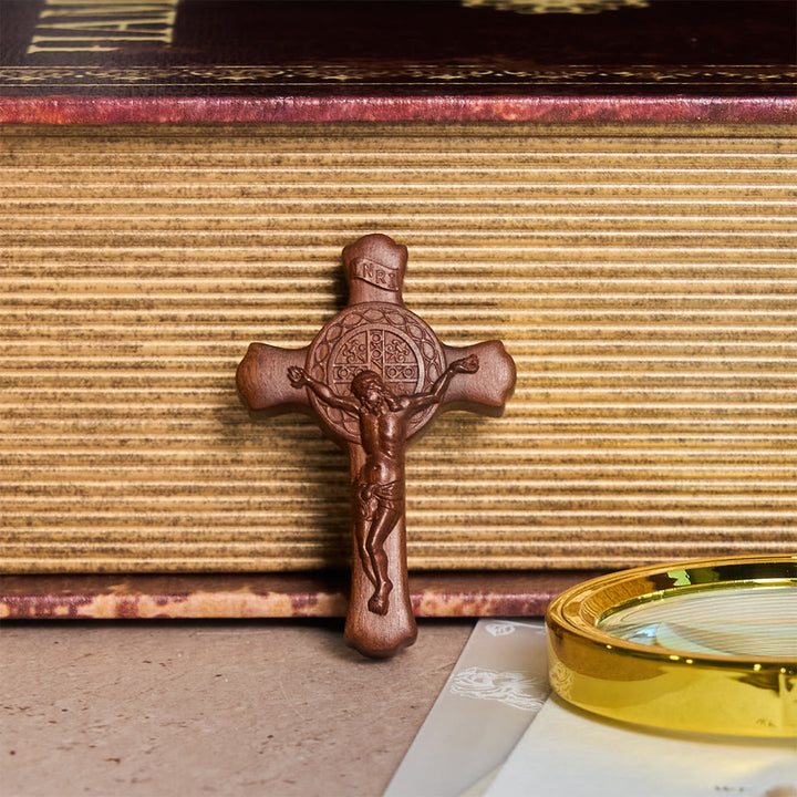 Christianartworkshop Croix de poche en bois de tisserin sculptée à la main : un rappel tangible de l’amour rédempteur de Jésus - Lumière - image 3