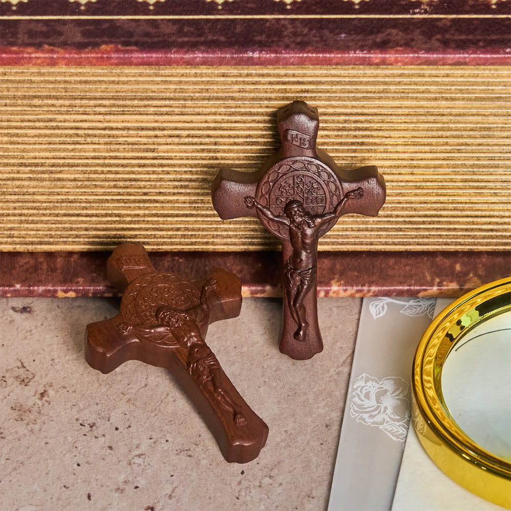 Christianartworkshop Croix de poche en bois de tisserin sculptée à la main : un rappel tangible de l’amour rédempteur de Jésus - image 1