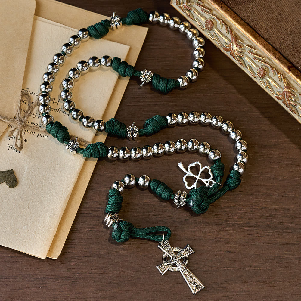 Chapelet en paracorde avec crucifix en forme de trèfle à quatre feuilles de Christianartworkshop : incarnez la force et la dévotion sacrées - image 4