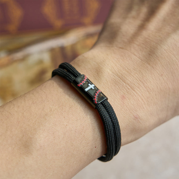 Bracelet en paracorde avec croix Christianartworkshop pour basketball, football et baseball : Compagnon de foi et de sport - image 8