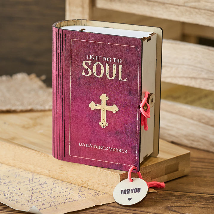 Christianartworkshop Boîte à cartes en bois faite à la main avec versets : Un doux rappel de réconfort et de grâce - image 4