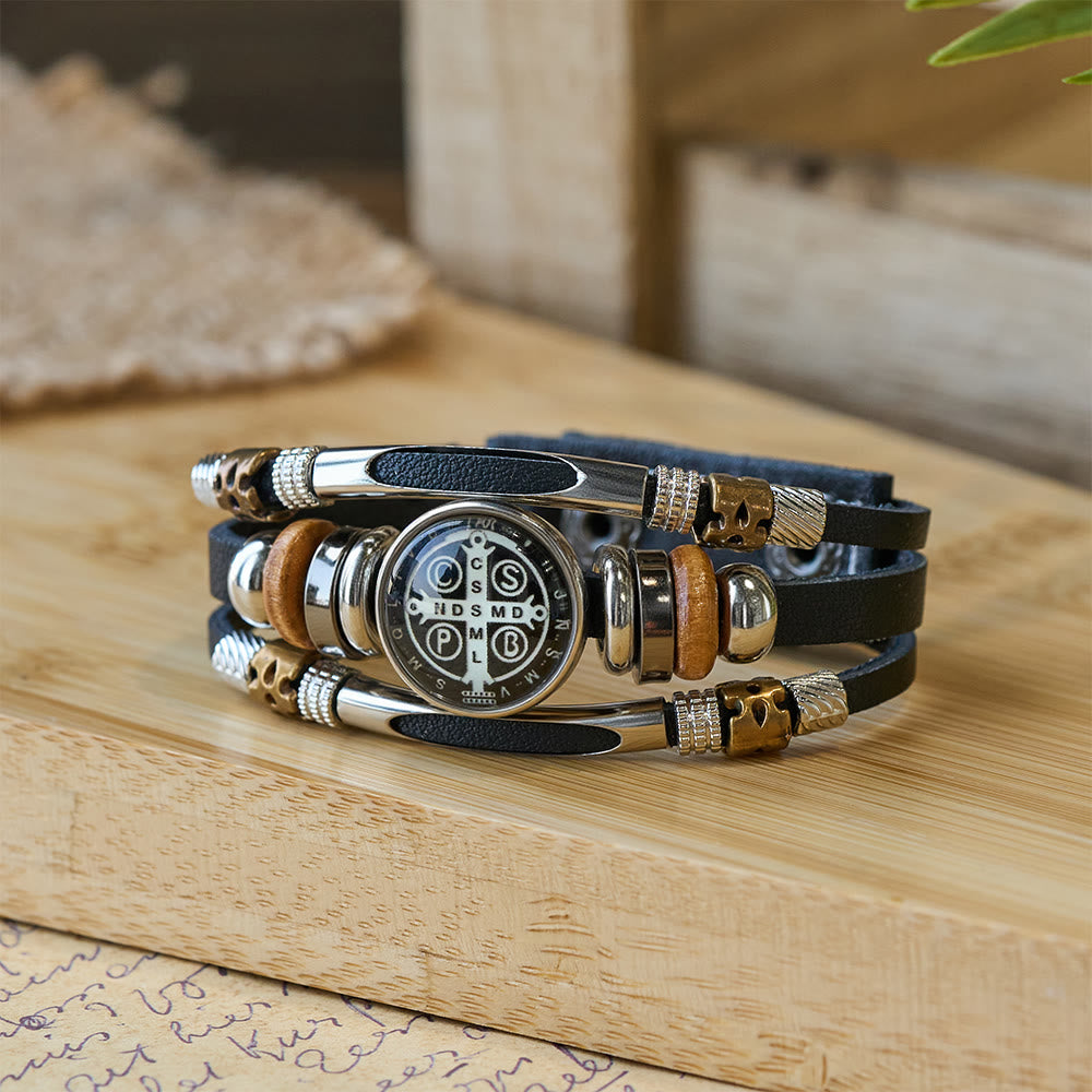 Bracelet manchette en cuir noir de la collection Saint-Benoît de Christianartworkshop, orné de multiples motifs religieux - Saint Benoît -1 - image 1