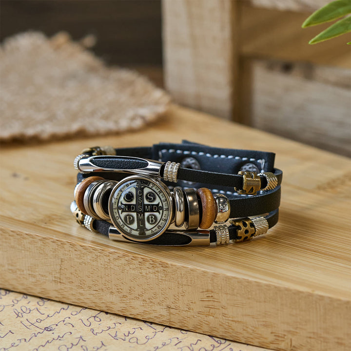 Bracelet manchette en cuir noir de la collection Saint-Benoît de Christianartworkshop, orné de multiples motifs religieux - Saint Benoît -6 - image 5