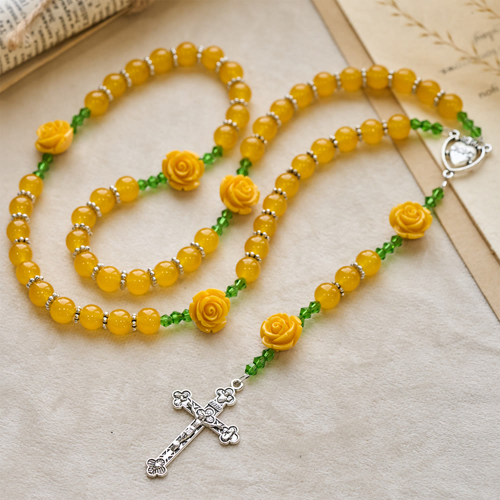 Chapelet de Pâques en perles de jade jaune et rose, orné d'une croix délicate, signé Christianartworkshop - Perle de jade jaune et rose - image 0