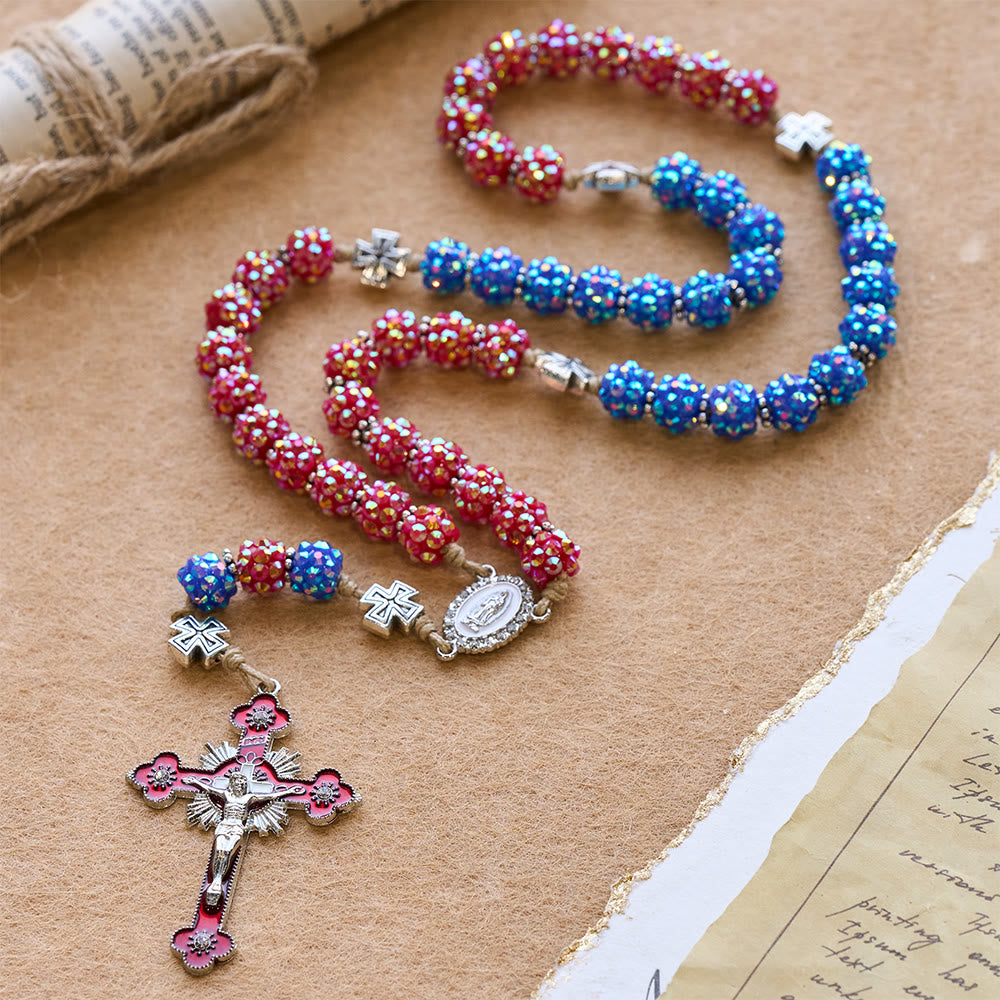 Christianartworkshop Chapelet en perles de diamant rouges et bleues éblouissantes avec accents de croix de Malte - image 5