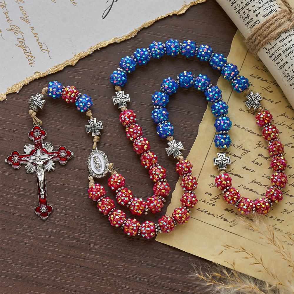 Christianartworkshop Chapelet en perles de diamant rouges et bleues éblouissantes avec accents de croix de Malte - image 4