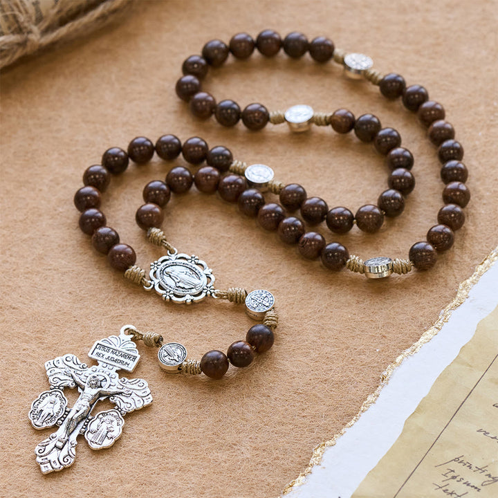 Christianartworkshop Chapelet ancien en bois d'Amboine avec saint Benoît comme gardien - Saint Benoît et le Crucifix - image 0
