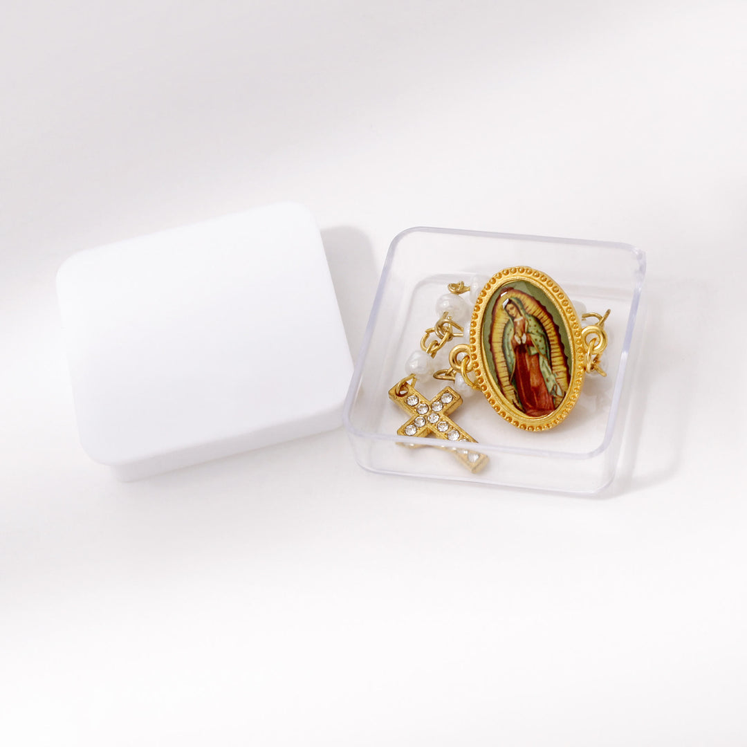 Christianartworkshop Broche chapelet miniature Notre-Dame de Guadalupe : un symbole de protection maternelle - image 3