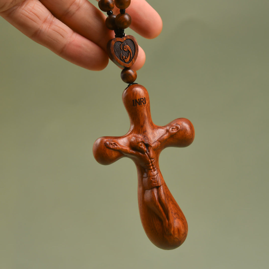 Christianartworkshop Pendentif chapelet en bois en forme de crucifix à deux motifs : un symbole de protection pour les voyageurs - image 1
