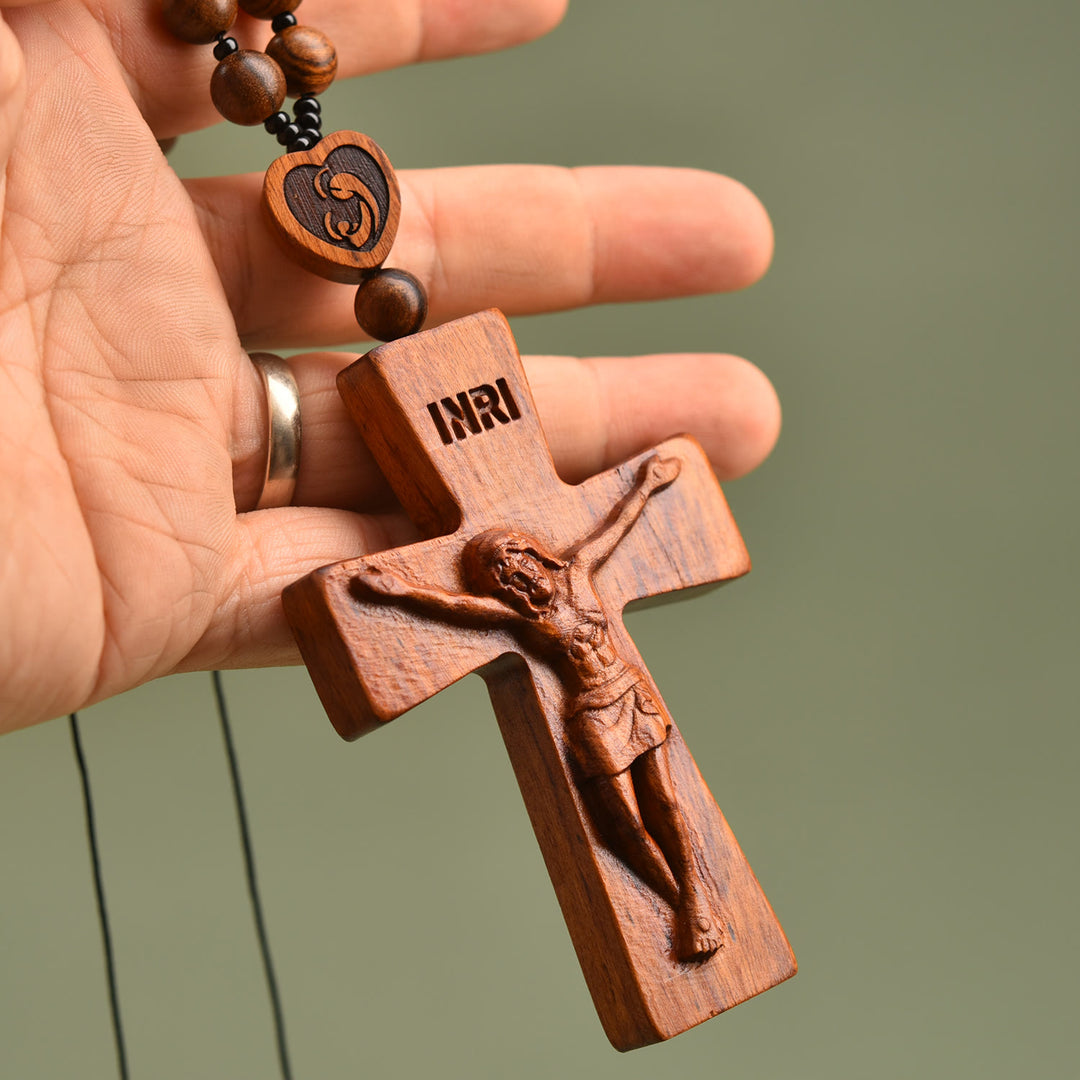 Christianartworkshop Pendentif chapelet en bois en forme de crucifix à deux motifs : un symbole de protection pour les voyageurs - image 7